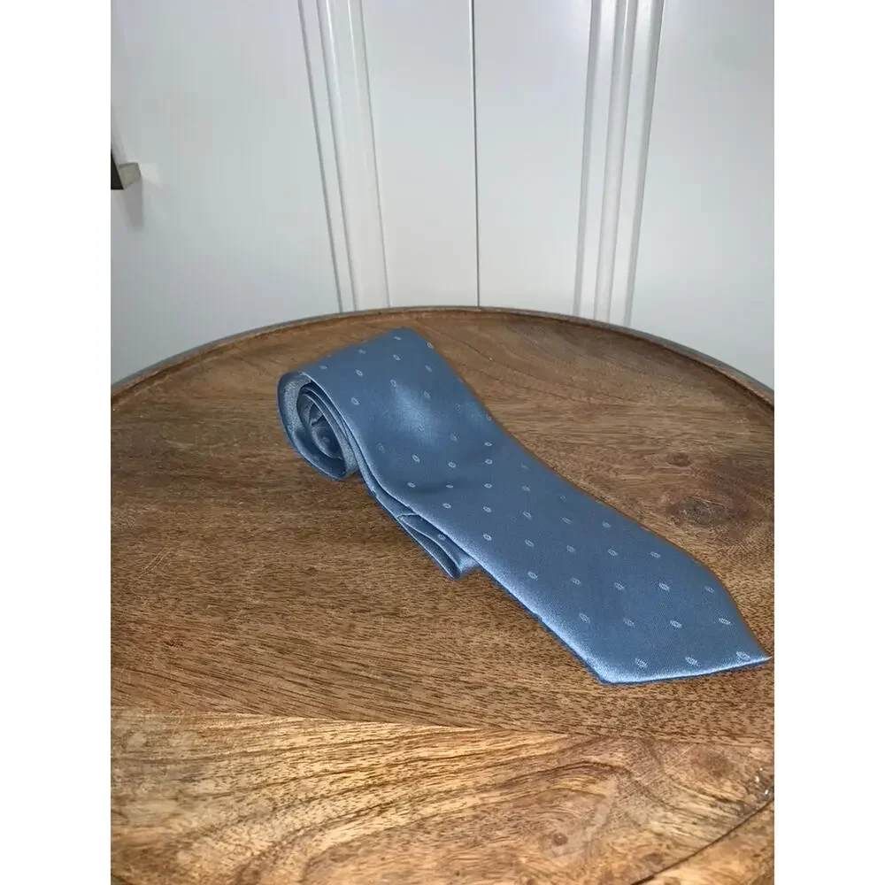 Wembley Men's Blue‎ Polka Dot Silk Blend Designer Tie Classic Length